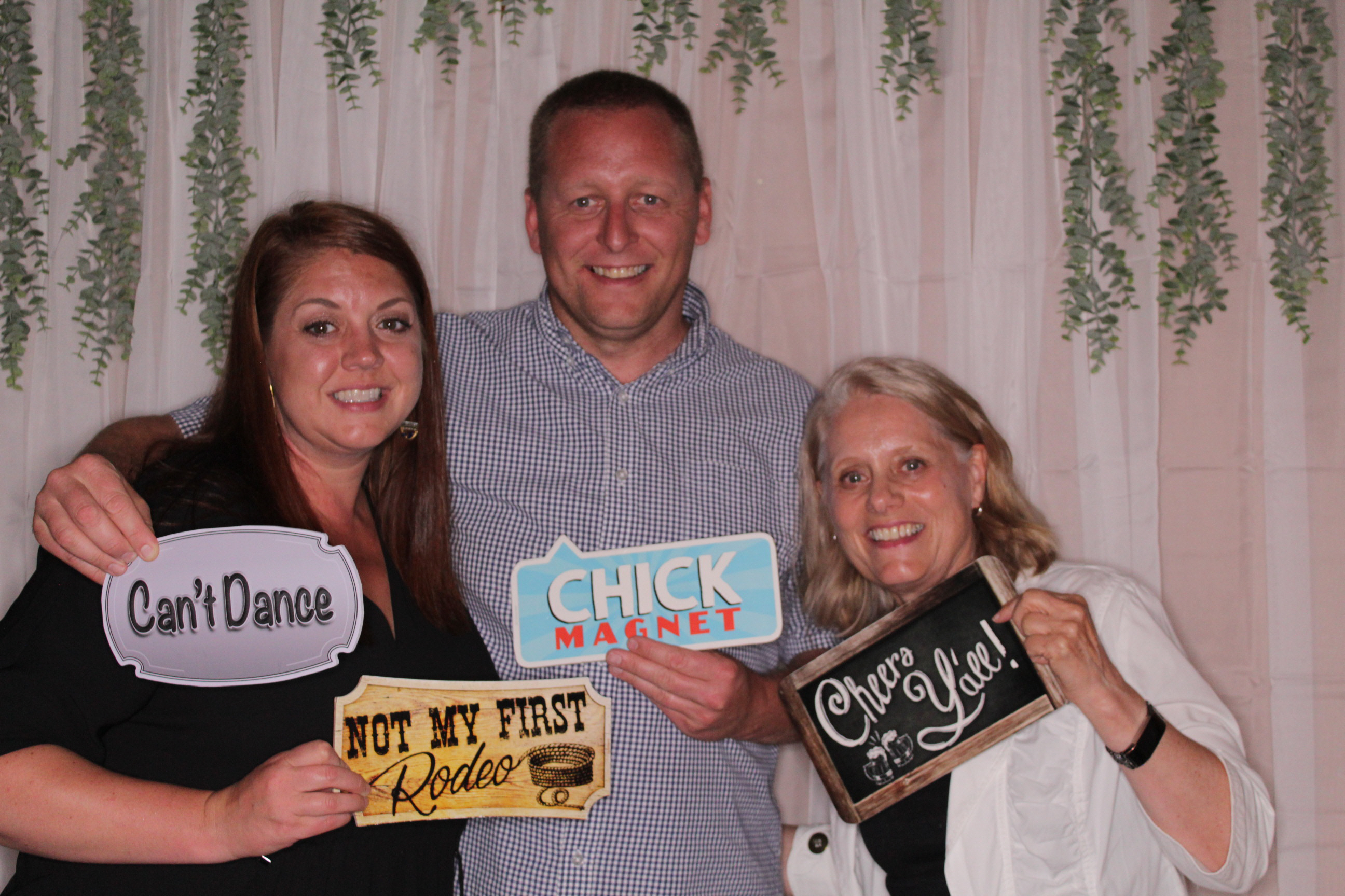 Carson and Harlie's Wedding | View more photos from the event at gallery.photoboothbillings.com/u/PhotoBoothBillings/Carson-and-Harlies-Wedding
